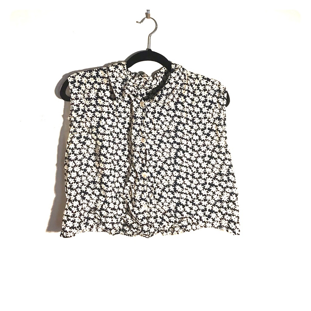 Collared Floral Crop Top